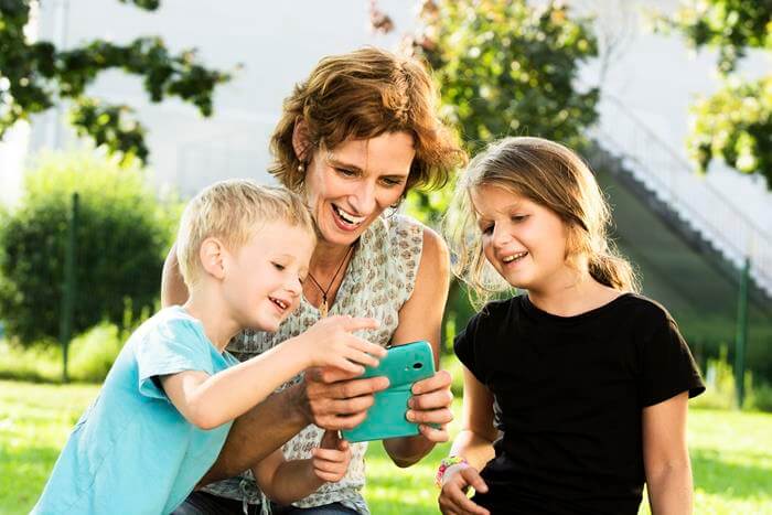 5 Tech Tools that Save Time for Busy Moms