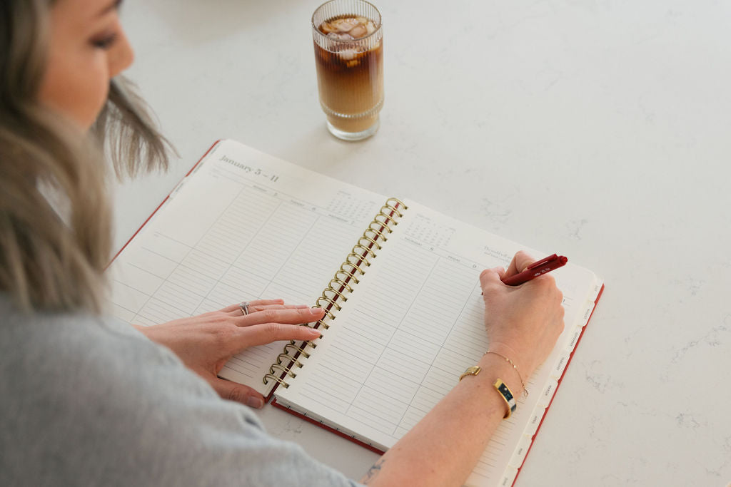 Townsend House Reviews the 2025-2026 Mom Agenda Planners: A Comprehensive Walkthrough